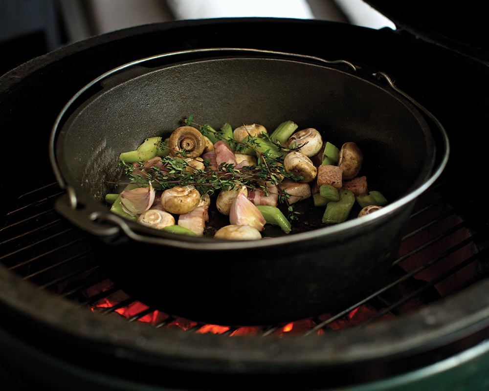 Big Green Egg  Cast Iron Skillet