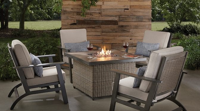 Outdoor couch set clearance with fire pit