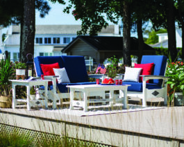 Colonial Road MDS Loveseat.
