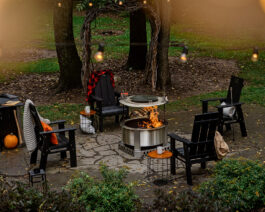 X30 Fire Pit w/ Heat Deflector, Base, Fire Poker, & Chairs.