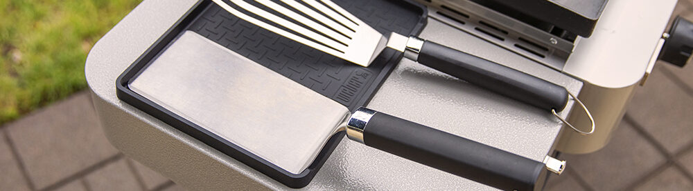 3400075 Weber Side Table Griddle Tool Rest Mat Lifestyle Image_01 Griddle Tool Mats.