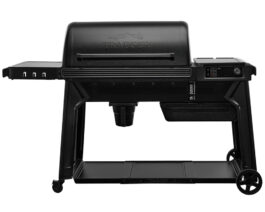 Traeger Woodridge Pro Pellet Grill.